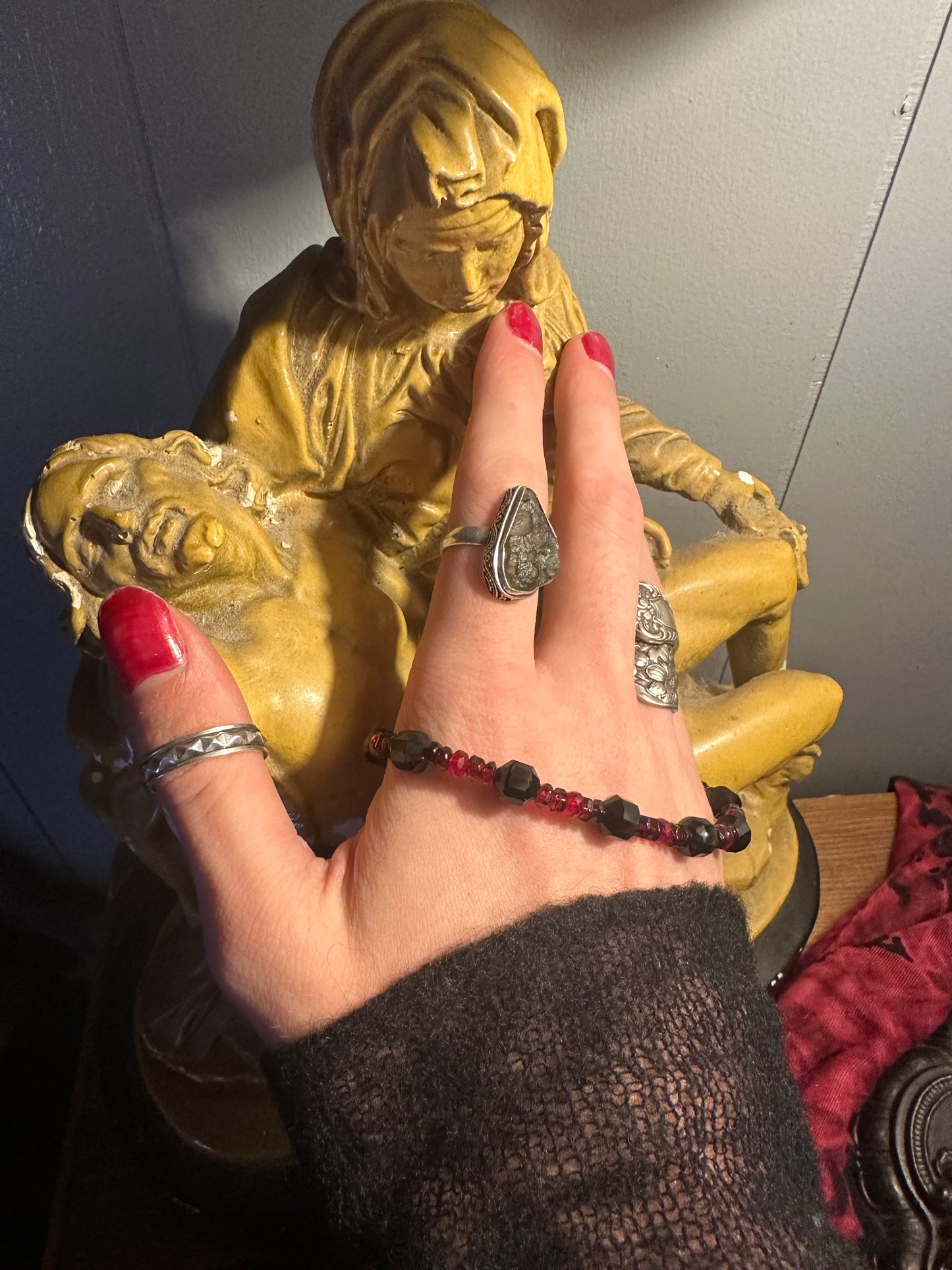 Black Onyx/Red Glass Bracelet
